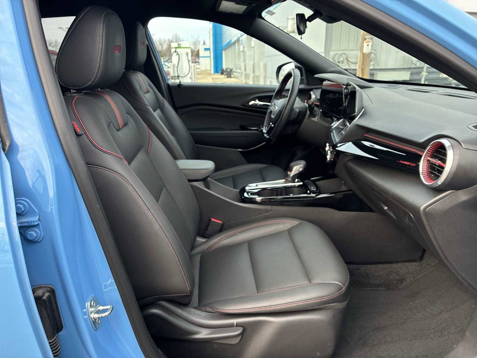 Certified 2024 Chevrolet Trax RS w/ Driver Confidence Package image 27