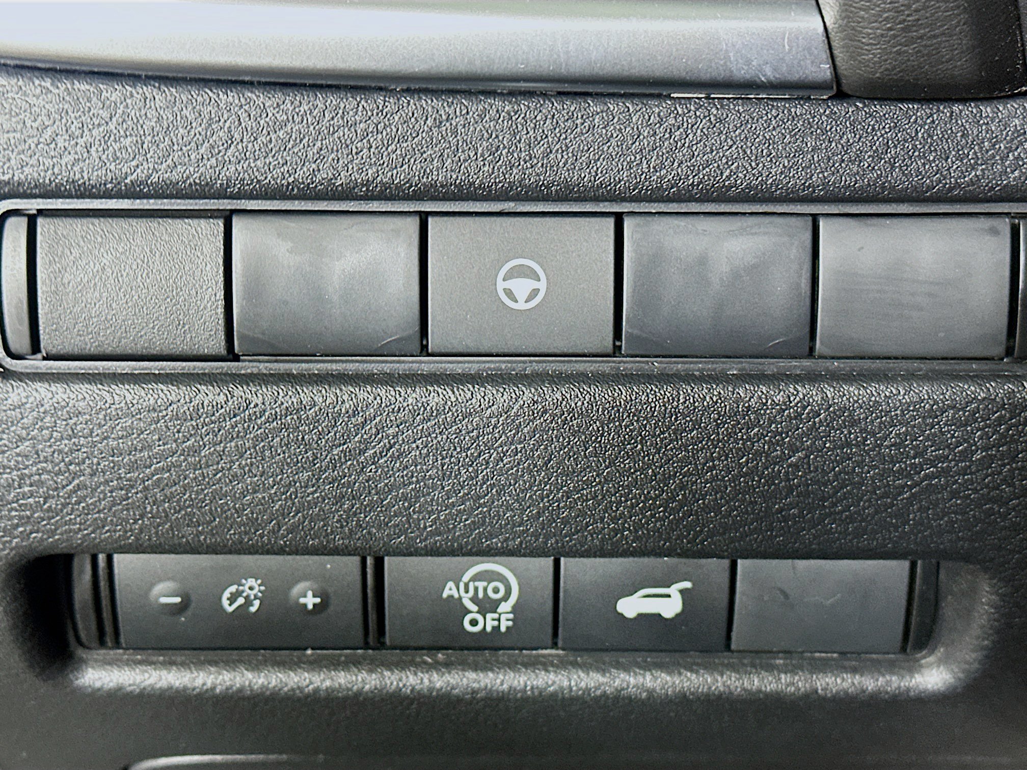 Used 2026 Nissan Rogue SV AWD/4WD image 17