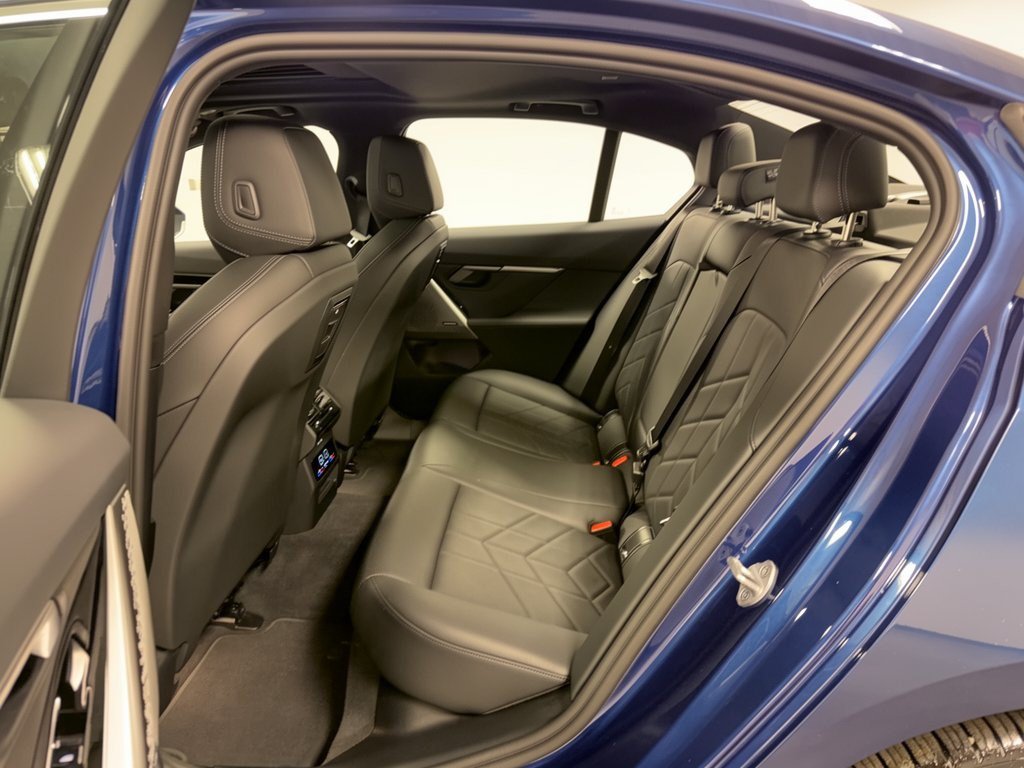 Certified 2026 BMW 530i RWD image 25