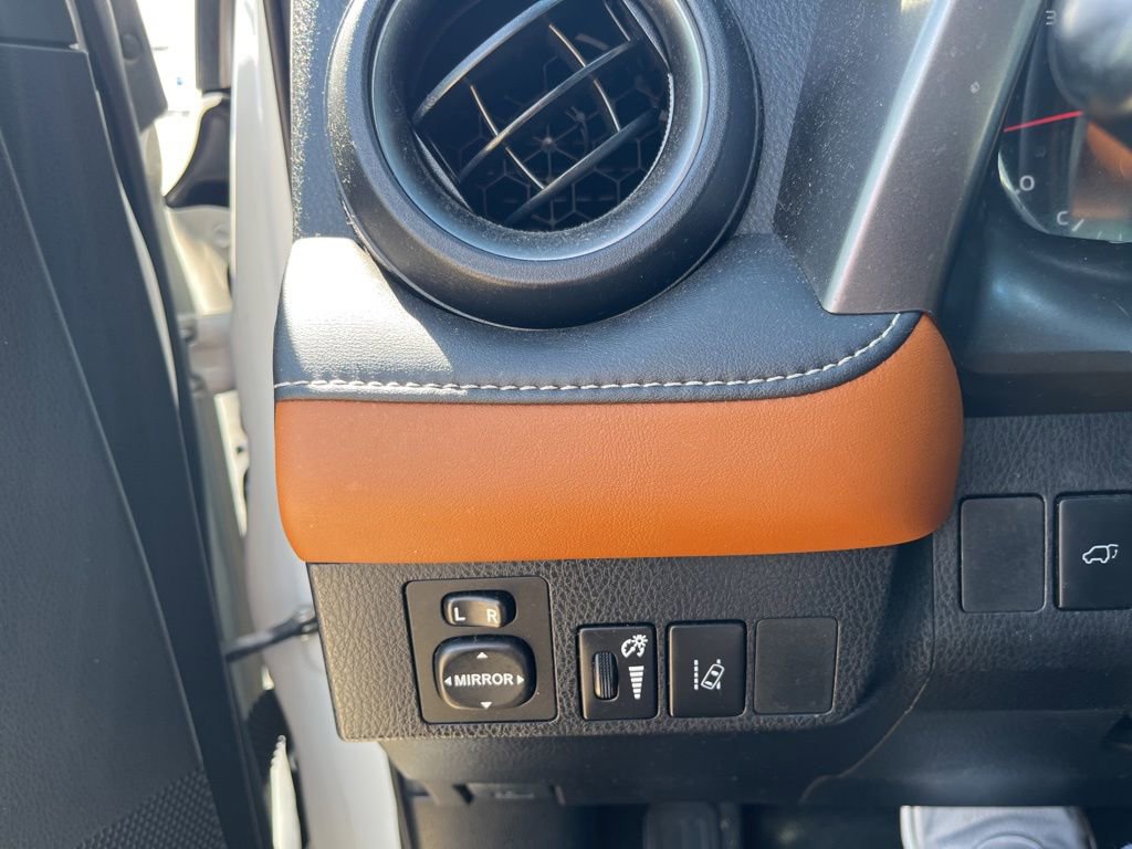 Used 2016 Toyota RAV4 SE w/ Advanced Technology Package FWD image 12