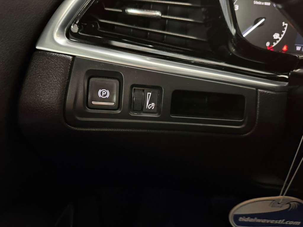 Used 2022 Cadillac XT6 Luxury image 39