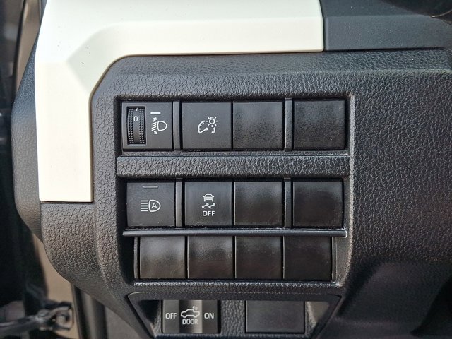 Certified 2024 Toyota Tacoma TRD Off-Road AWD/4WD image 25