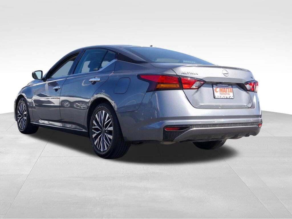 Used 2024 Nissan Altima 2.5 SV image 6