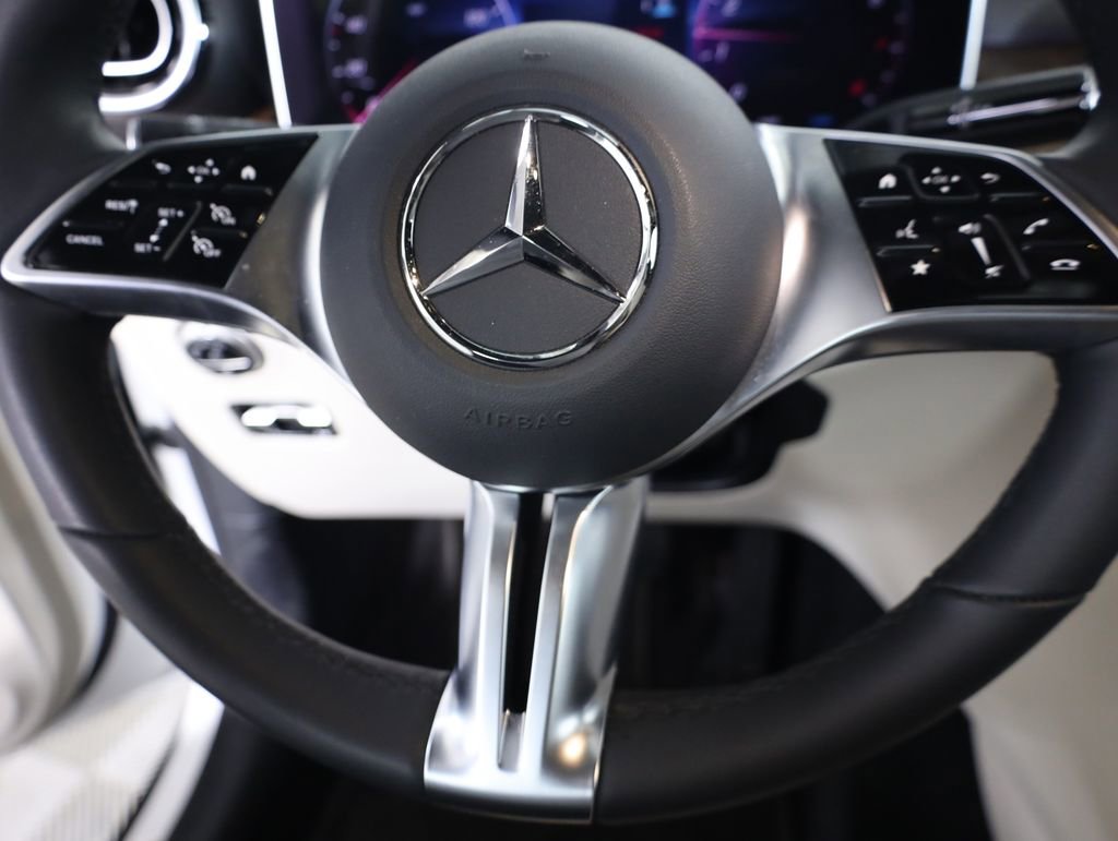 Used 2026 Mercedes-Benz GLC 300 4MATIC image 24