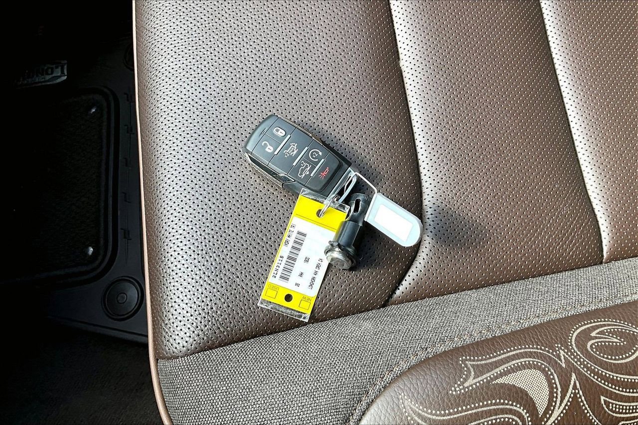 Used 2025 RAM 1500 Limited AWD/4WD image 33