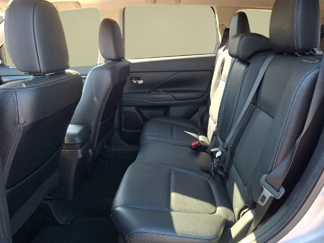 Used 2017 Mitsubishi Outlander SEL AWD/4WD image 10
