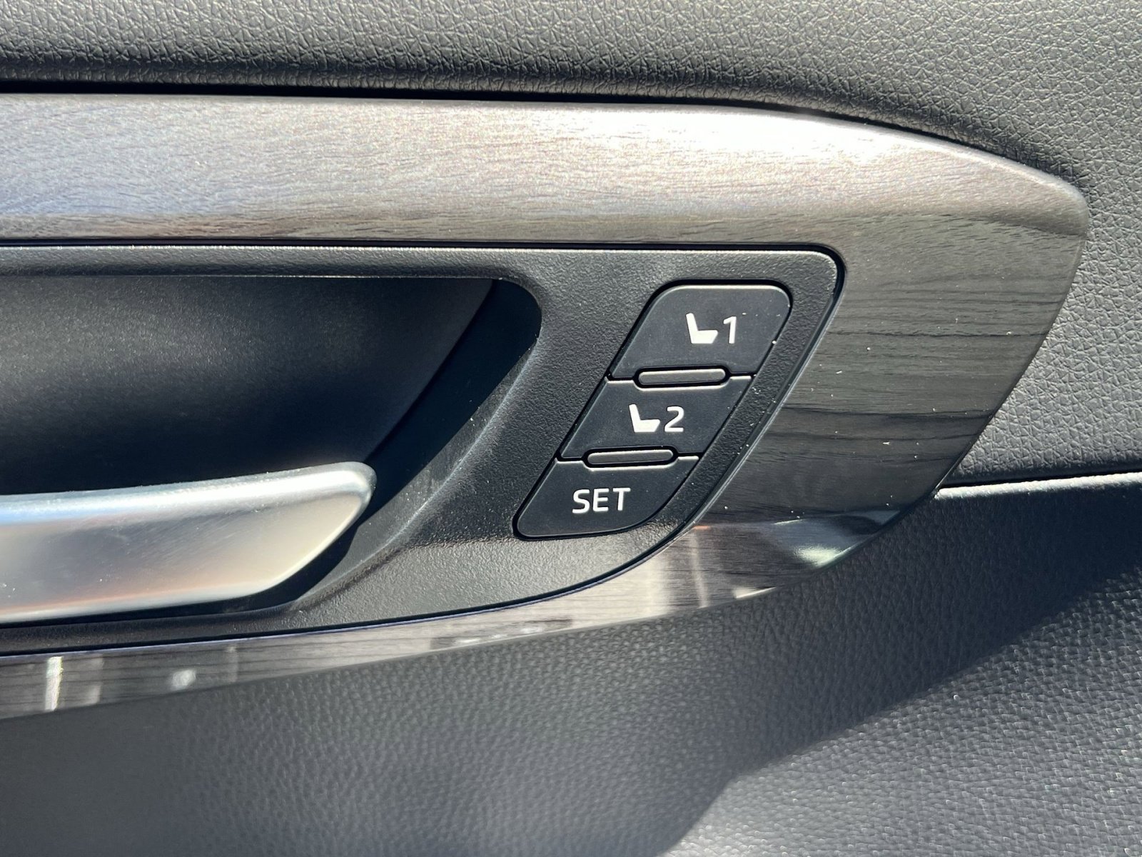 New 2026 Toyota Highlander Platinum AWD/4WD image 24
