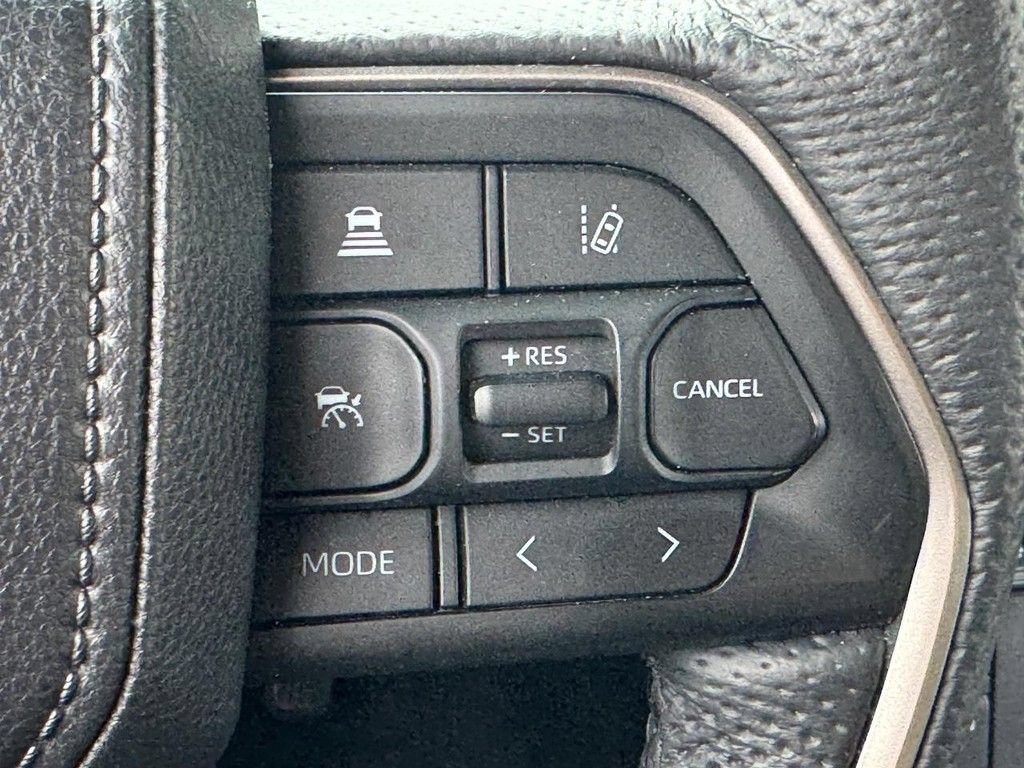 Used 2025 Toyota Sequoia Limited w/ Tow Technology Package AWD/4WD image 29
