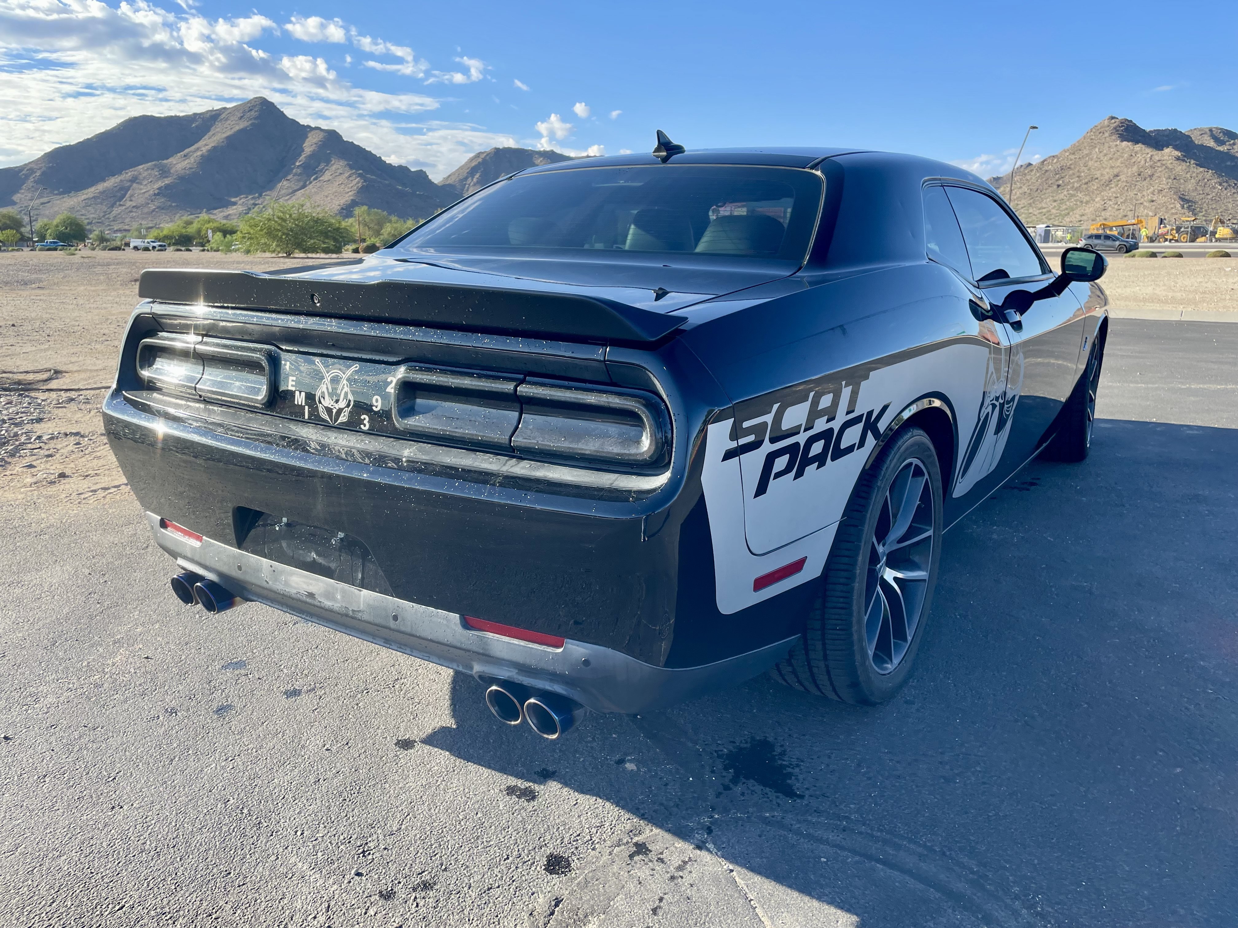 Used 2016 Dodge Challenger R/T Scat Pack w/ Leather Interior Group RWD image 5