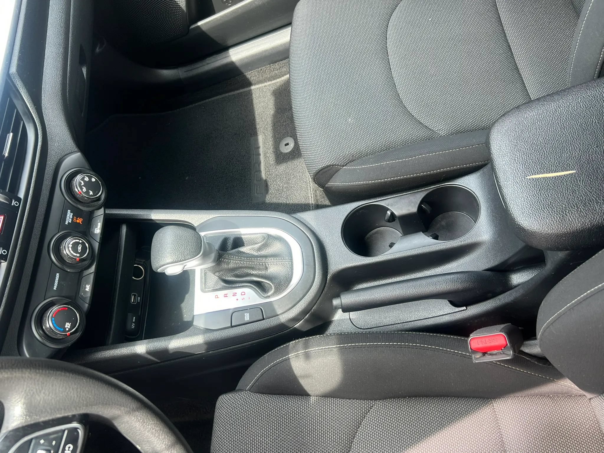 Used 2022 Kia Forte LXS FWD image 15