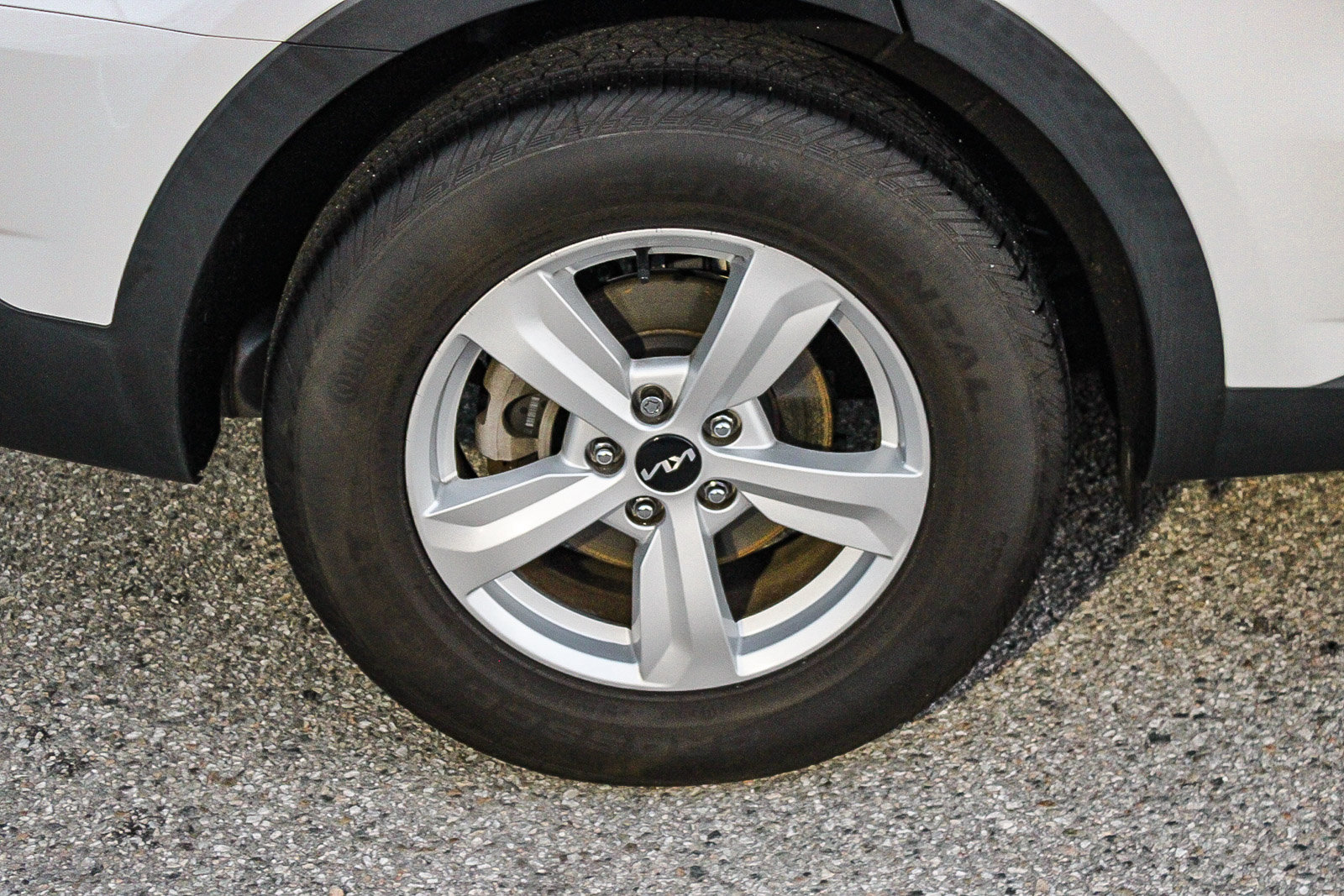 Used 2023 Kia Sorento LX image 11