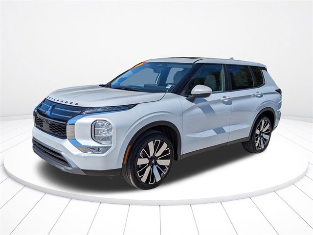 New 2025 Mitsubishi Outlander SE image 8