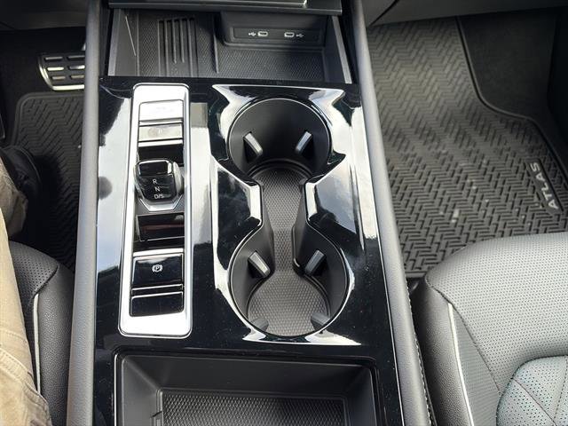 Certified 2025 Volkswagen Atlas Cross Sport SEL Premium R-Line image 27