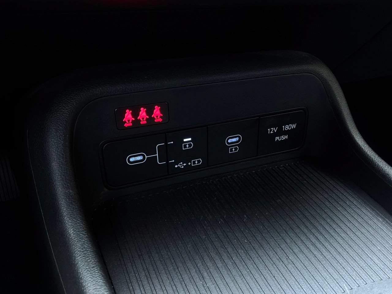 Used 2025 Hyundai Kona SEL FWD image 26