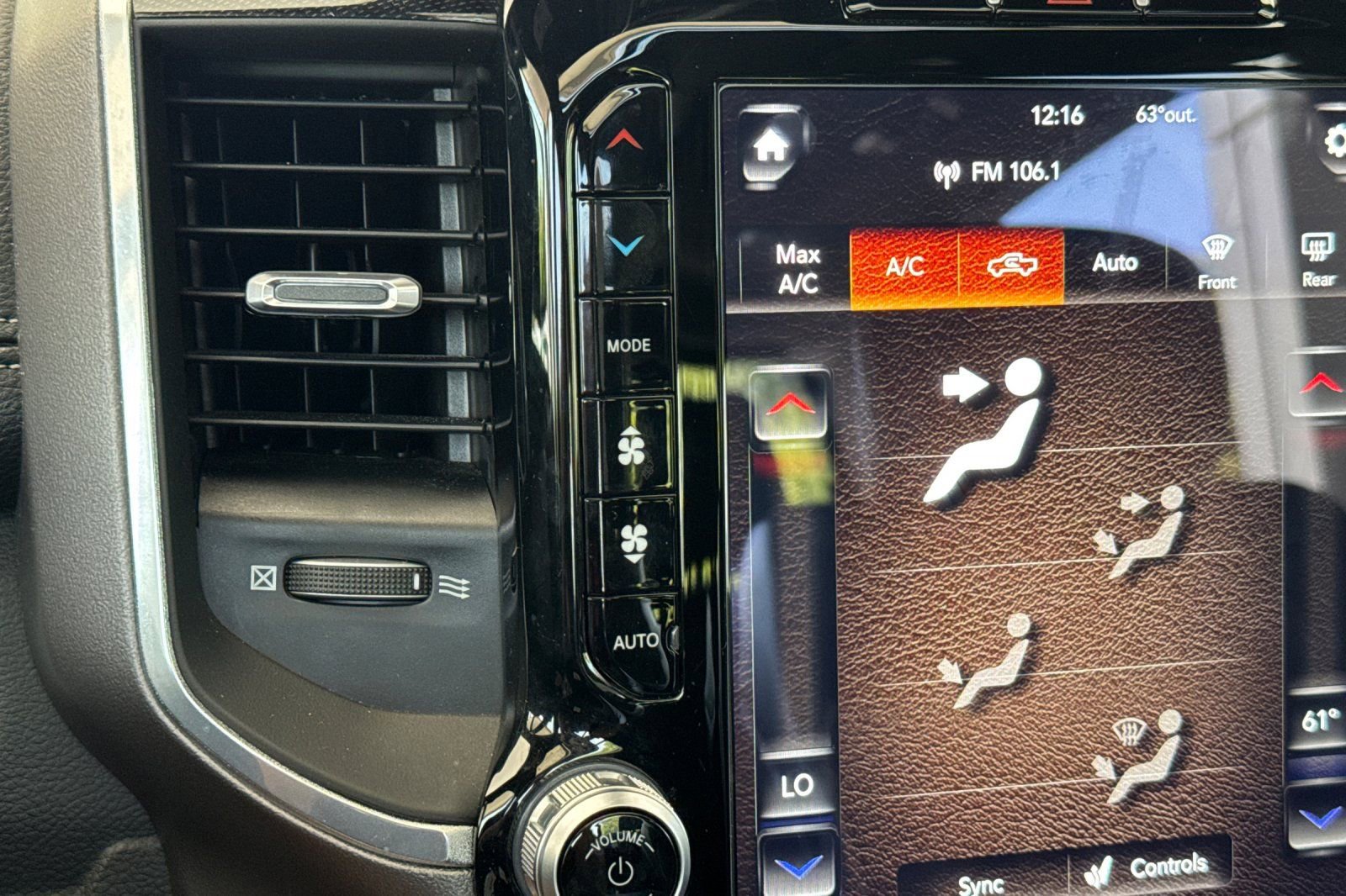 Used 2021 RAM 1500 Laramie AWD/4WD image 28