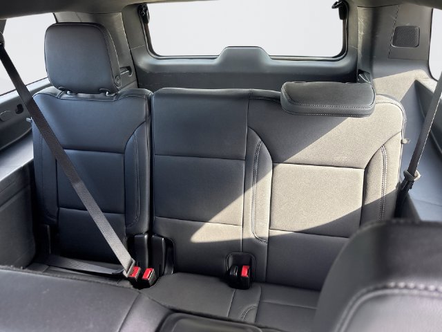 Used 2025 Chevrolet Suburban LT AWD/4WD image 23