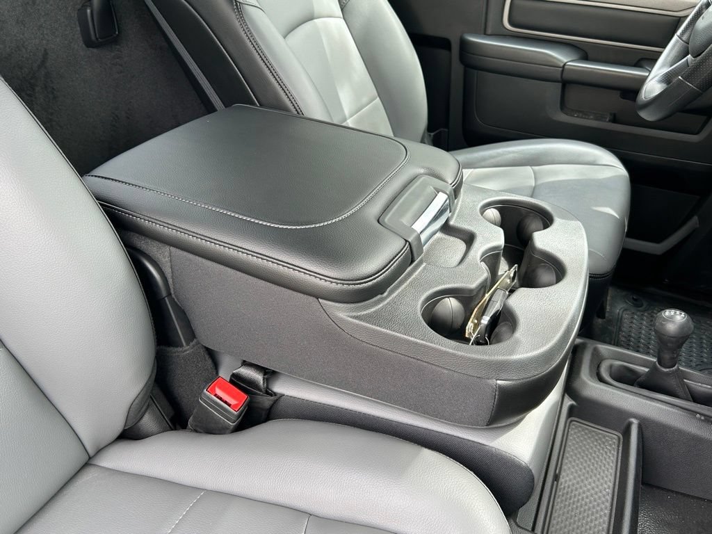 New 2024 RAM 3500 Tradesman AWD/4WD image 38