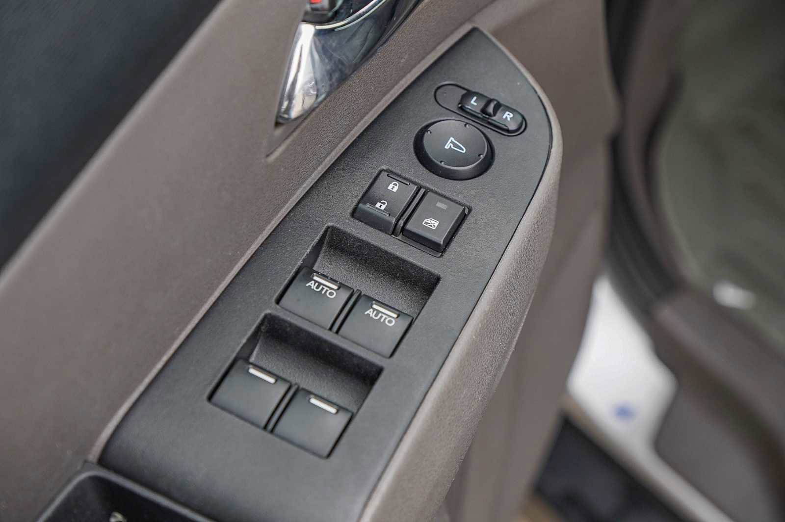 Used 2015 Honda Odyssey EX-L image 24