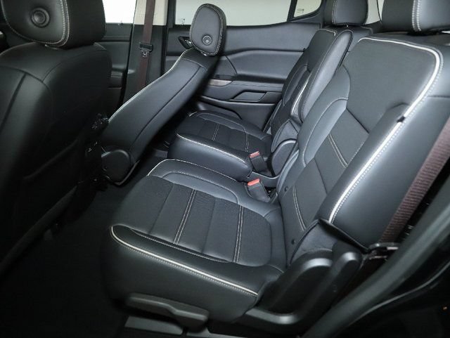 Used 2023 GMC Acadia Denali w/ Black Diamond Edition AWD/4WD image 17