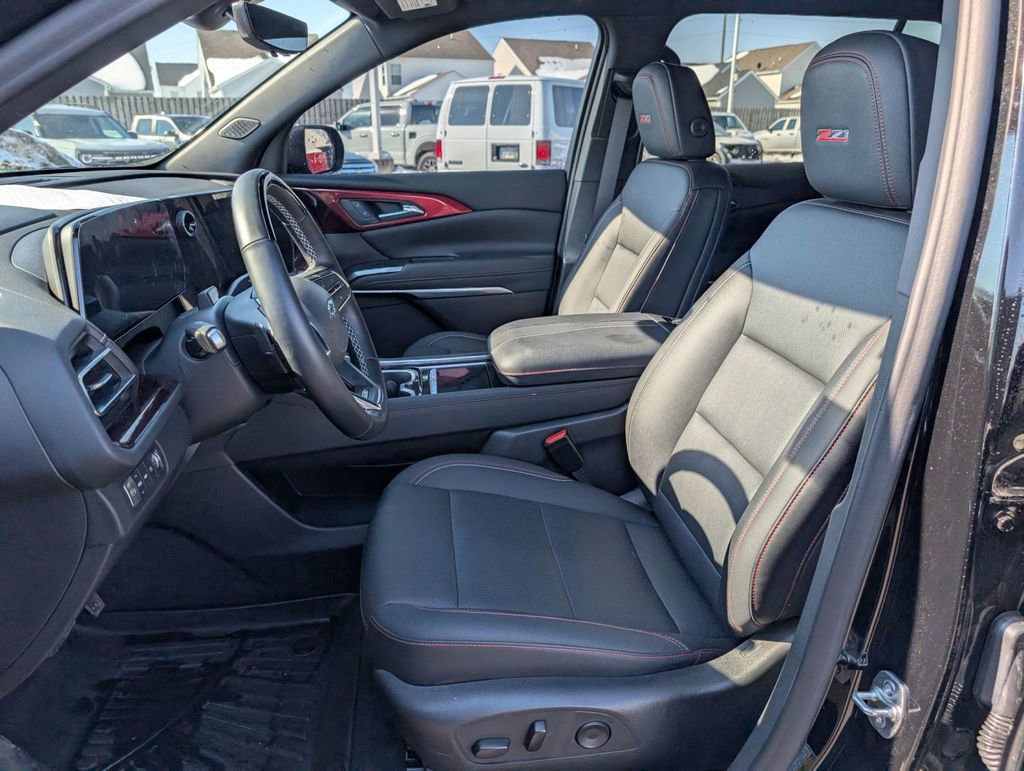Used 2024 Chevrolet Traverse Z71 w/ Enhanced Driving Package image 16