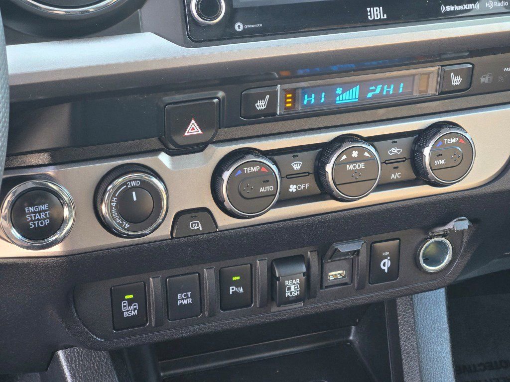 Used 2022 Toyota Tacoma Limited image 25