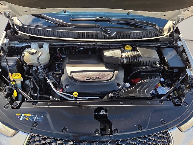 Used 2024 Chrysler Pacifica Touring-L FWD image 10