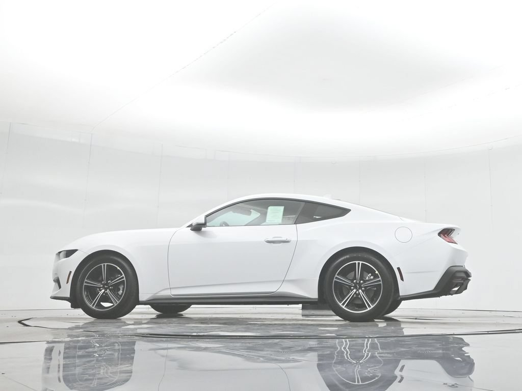 Used 2025 Ford Mustang Coupe RWD image 49