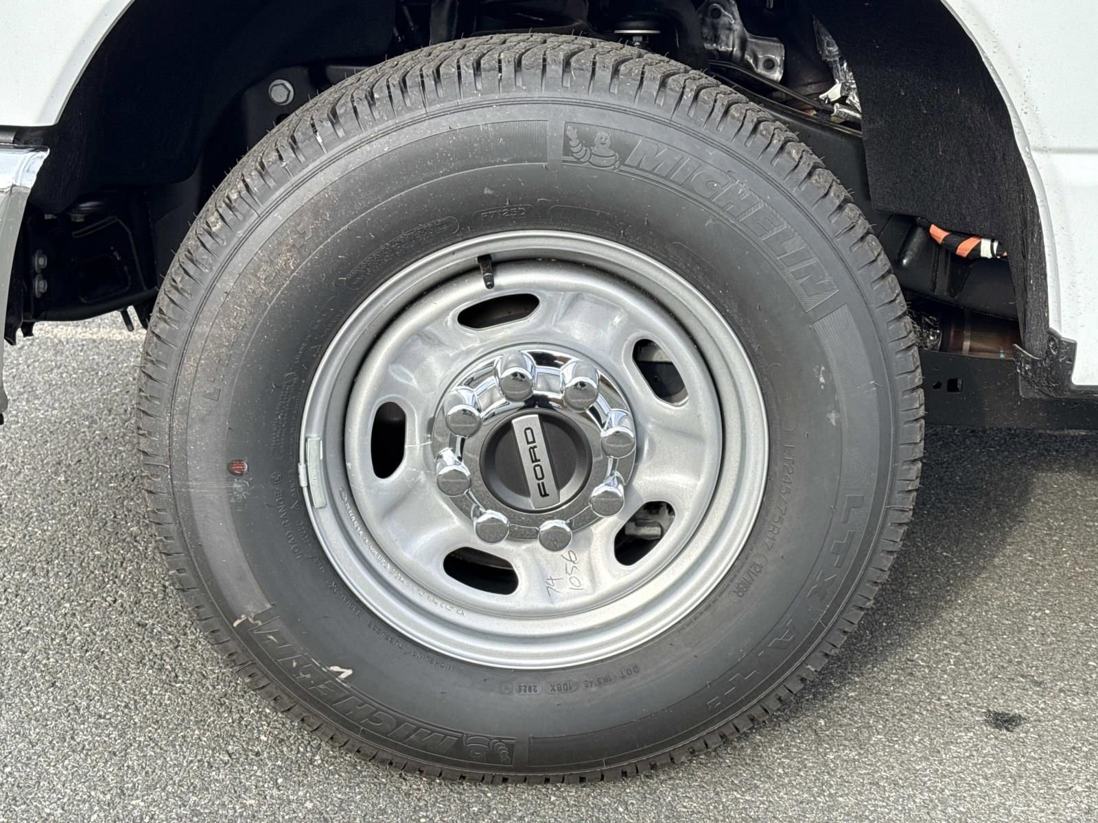 New 2026 Ford F250 XL w/ XL Chrome Package image 9