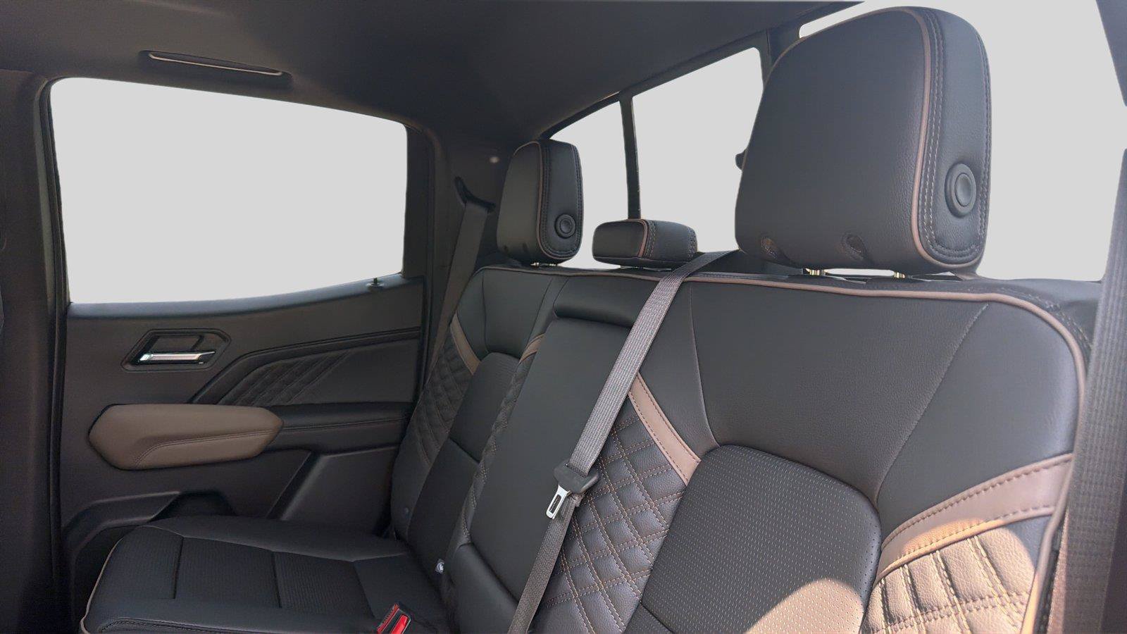 New 2026 GMC Canyon Denali AWD/4WD image 18