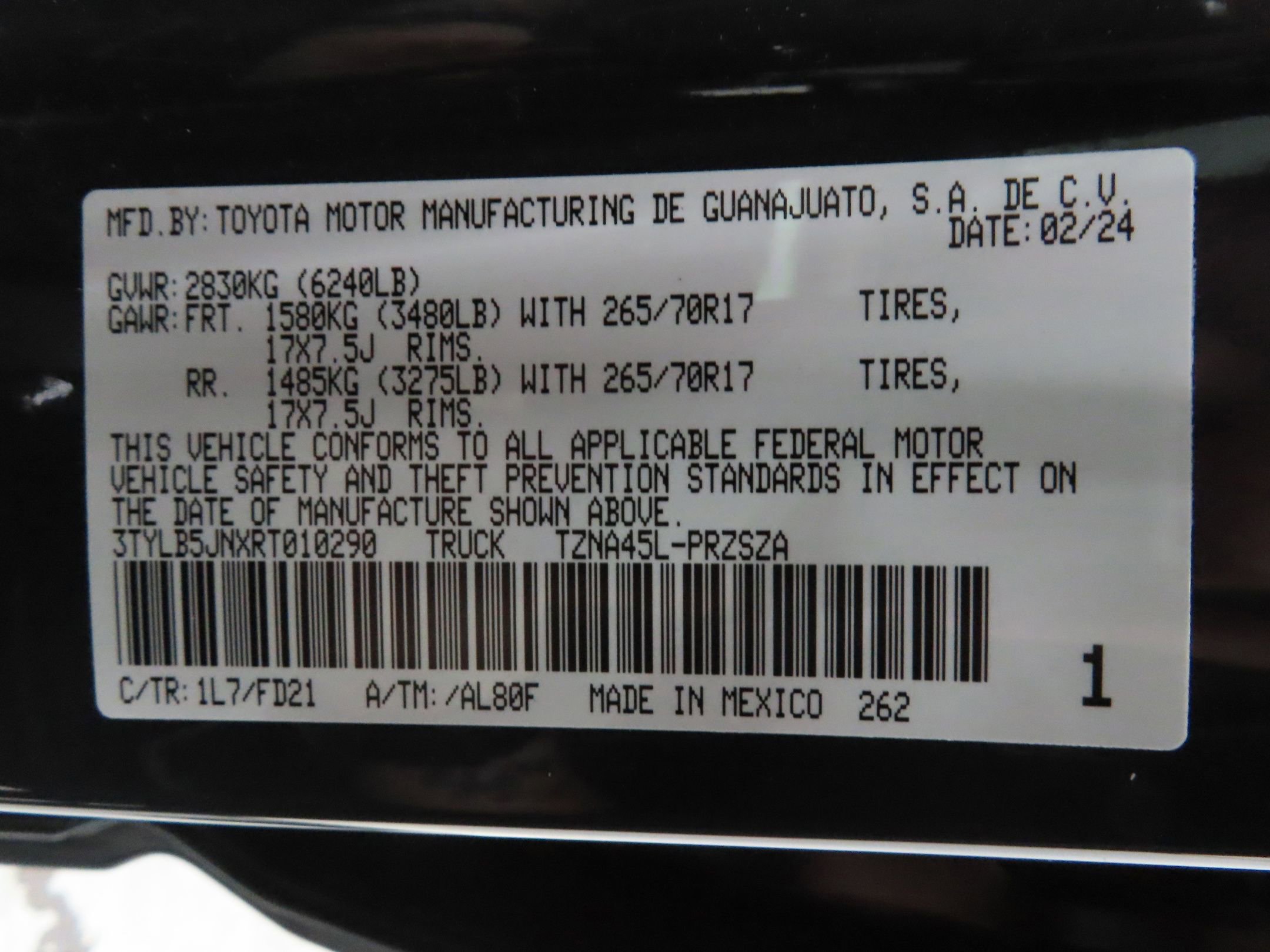 Used 2024 Toyota Tacoma TRD Off-Road AWD/4WD image 28