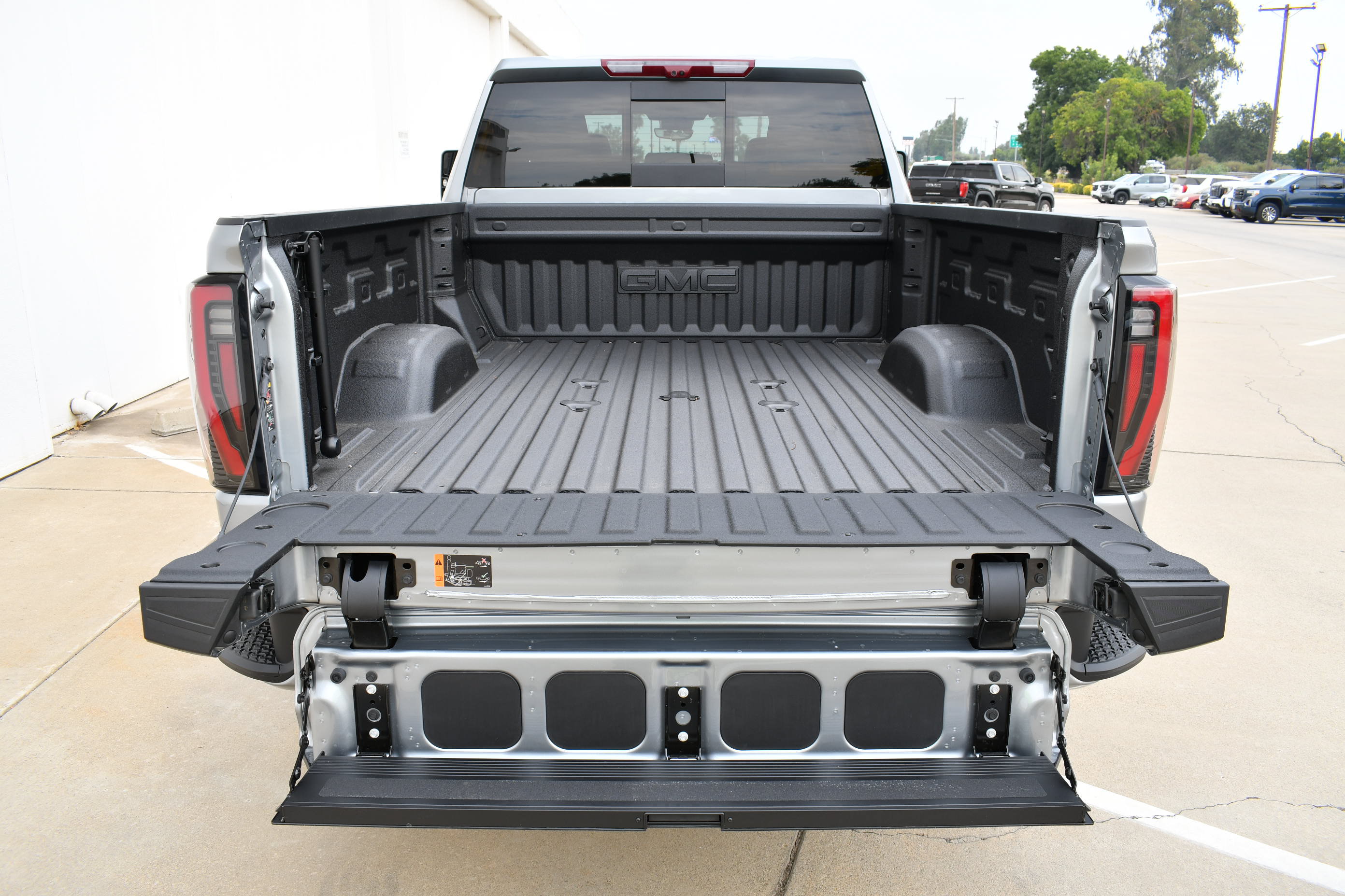 New 2026 GMC Sierra 2500 AT4 w/ AT4 Premium Plus Package AWD/4WD image 29