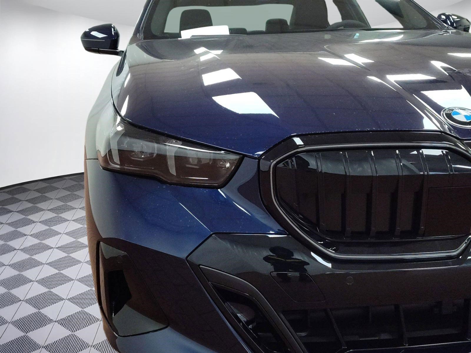 New 2026 BMW 530i xDrive w/ M Sport Package AWD/4WD image 10