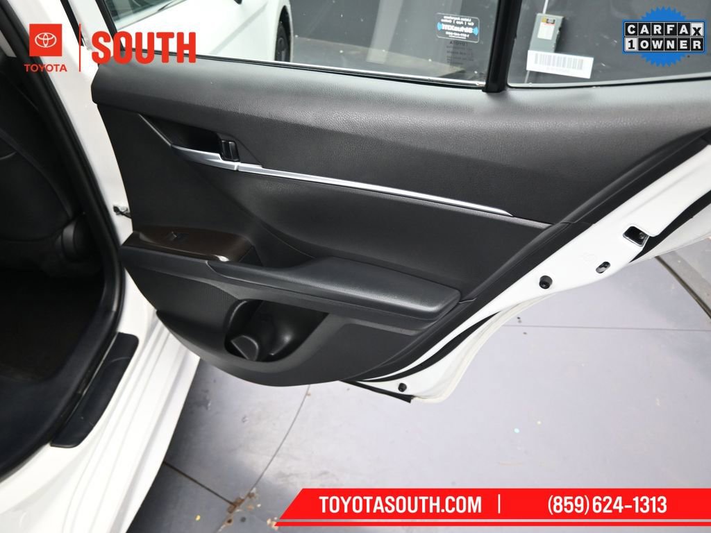 Used 2024 Toyota Camry SE image 31