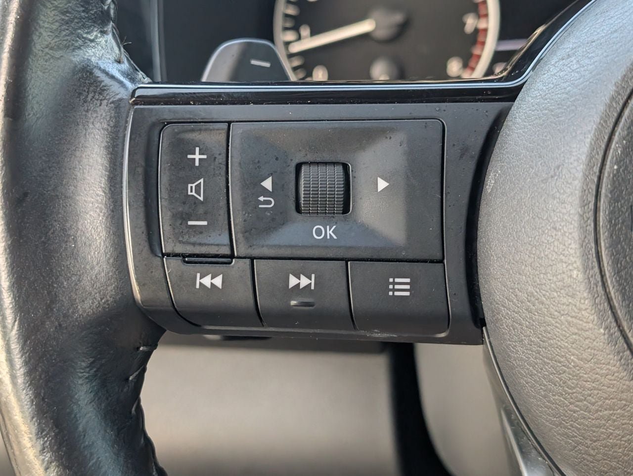 Certified 2023 Nissan Pathfinder SL w/ SL Premium Package FWD image 23