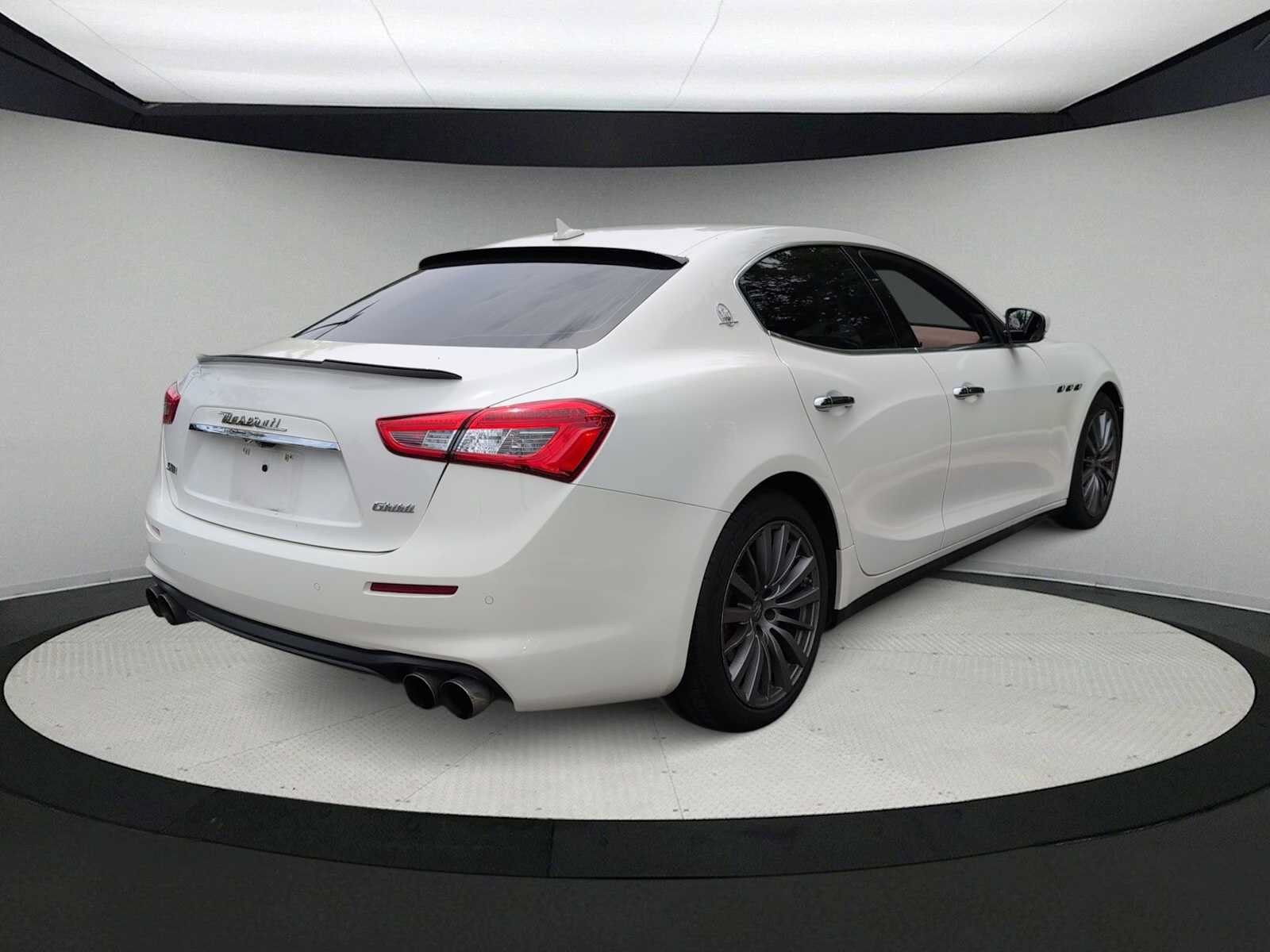 Used 2019 Maserati Ghibli S Q4 AWD/4WD image 8