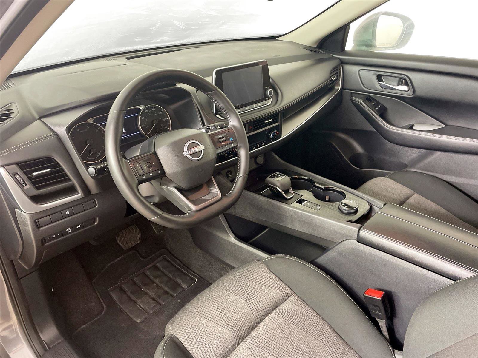 Used 2025 Nissan Rogue SV AWD/4WD image 21