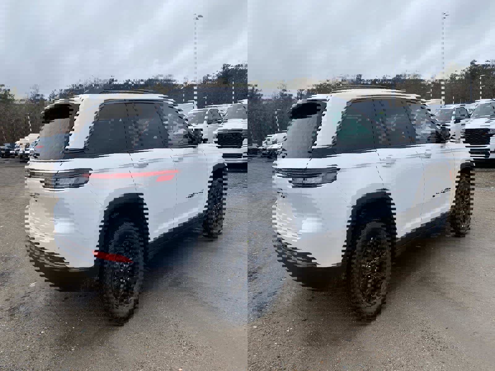 New 2026 Jeep Grand Cherokee Altitude image 3