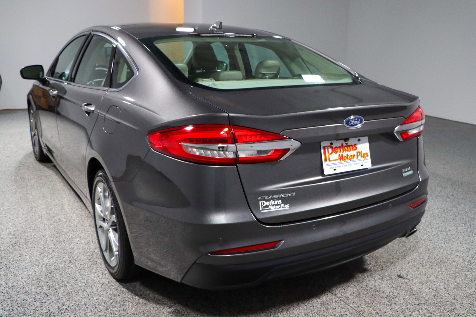 Used 2019 Ford Fusion SEL image 9