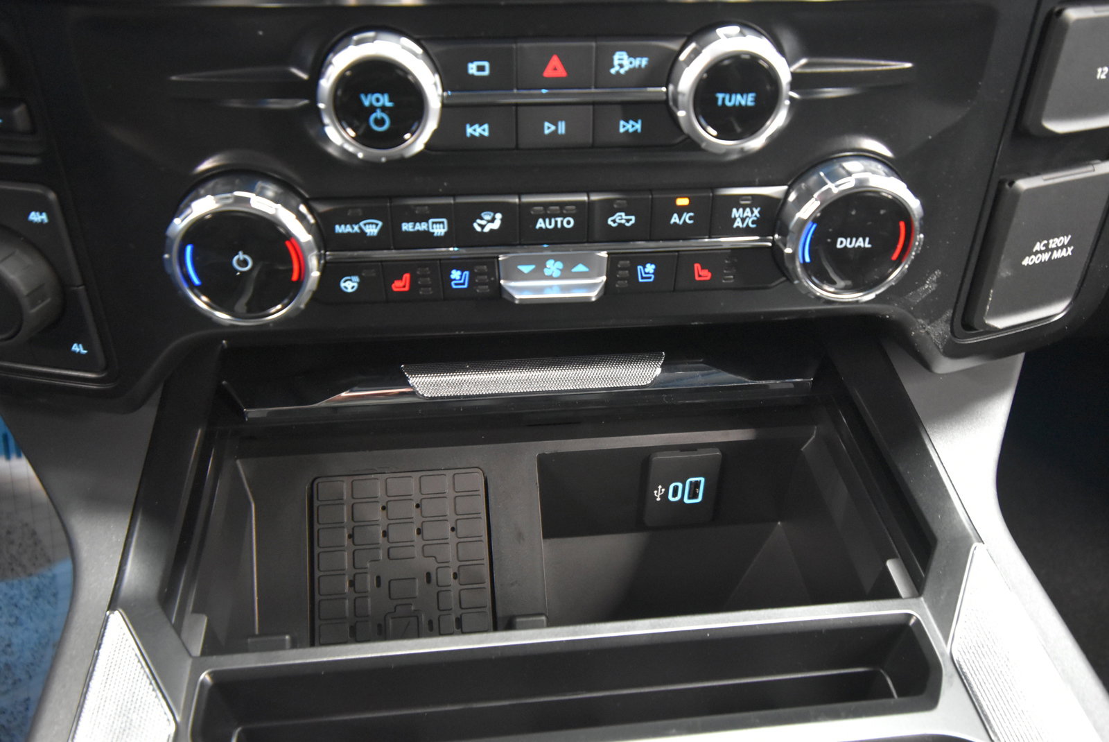 New 2025 Ford F350 Lariat w/ Lariat Ultimate Package image 13