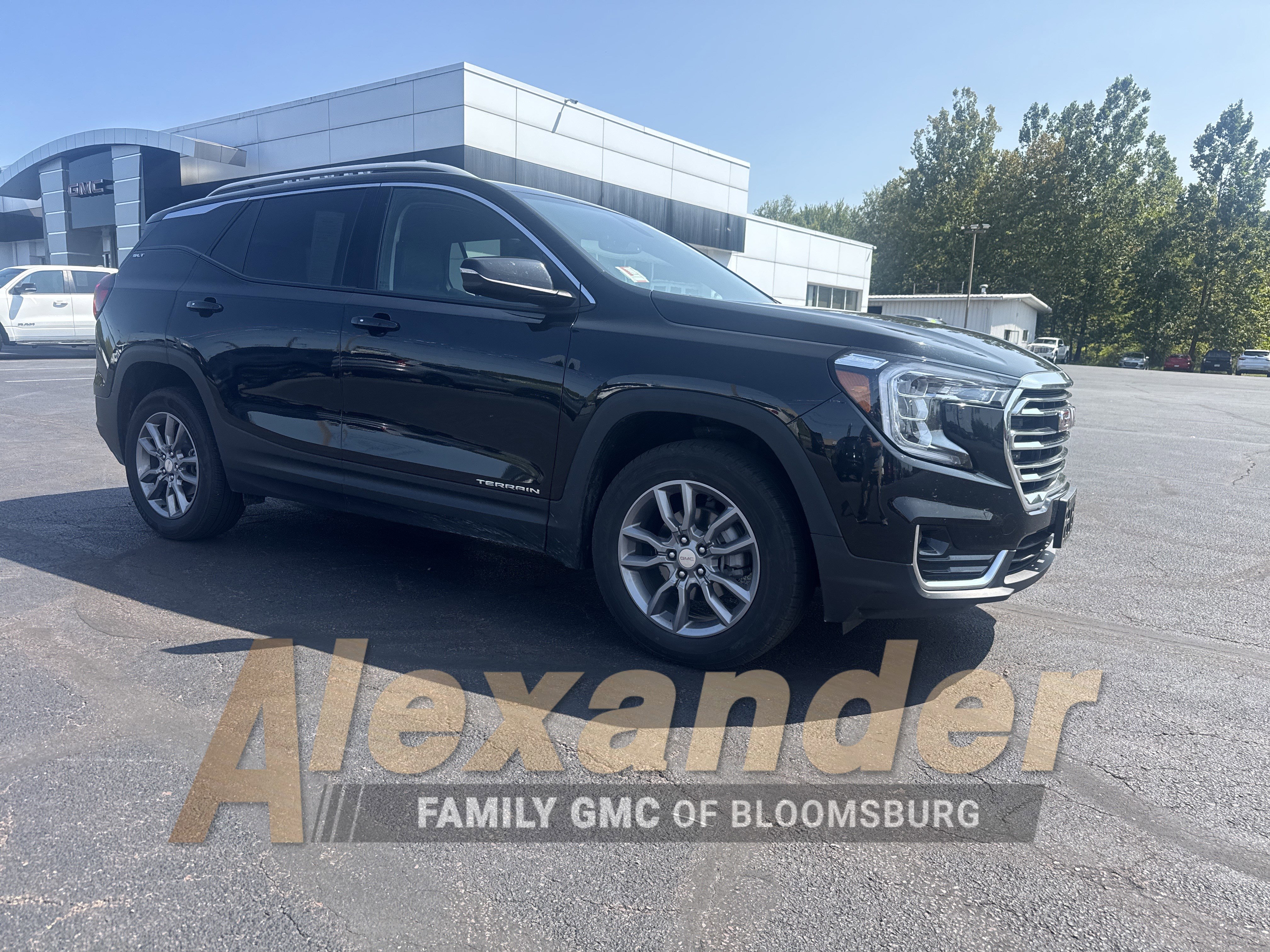 Used 2024 GMC Terrain SLT