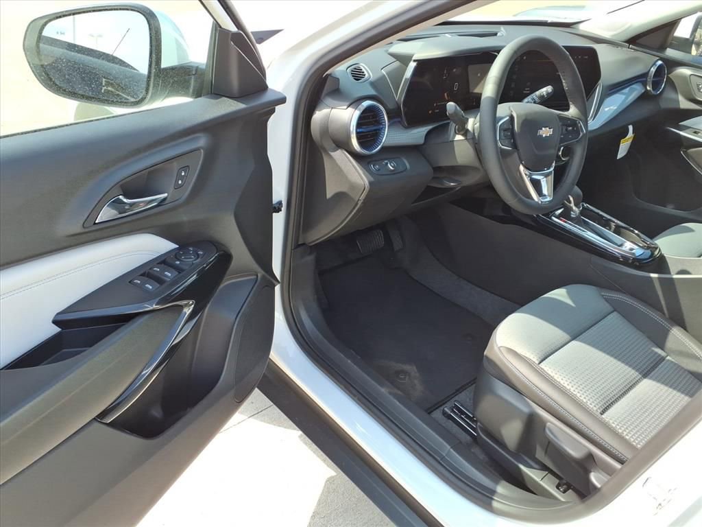 New 2025 Chevrolet Trax LT w/ Driver Confidence Package image 10