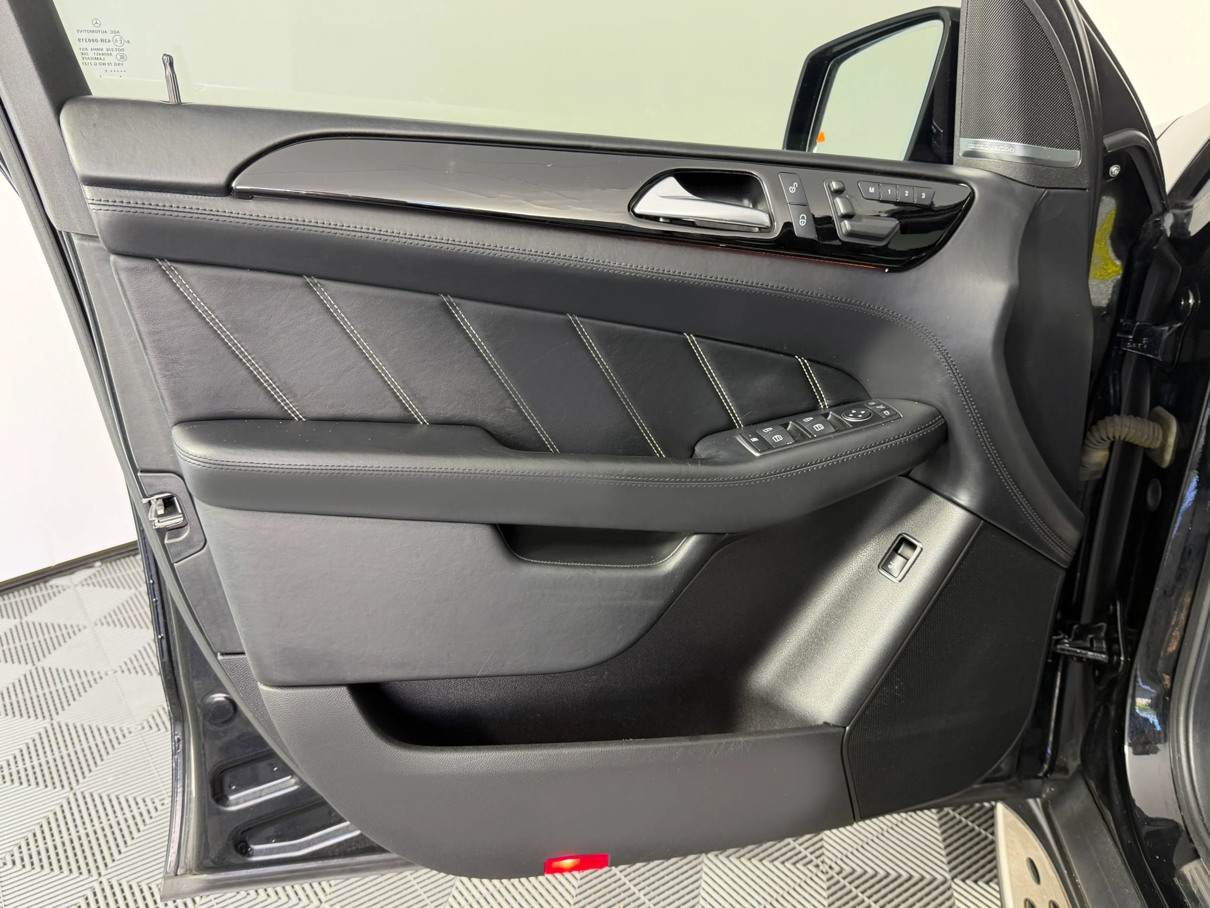Used 2013 Mercedes-Benz ML 63 AMG 4MATIC image 33