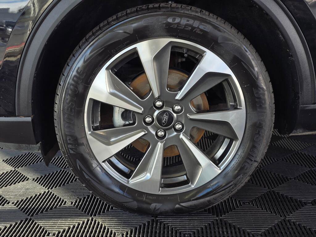 Used 2024 Ford Escape Platinum AWD/4WD image 11