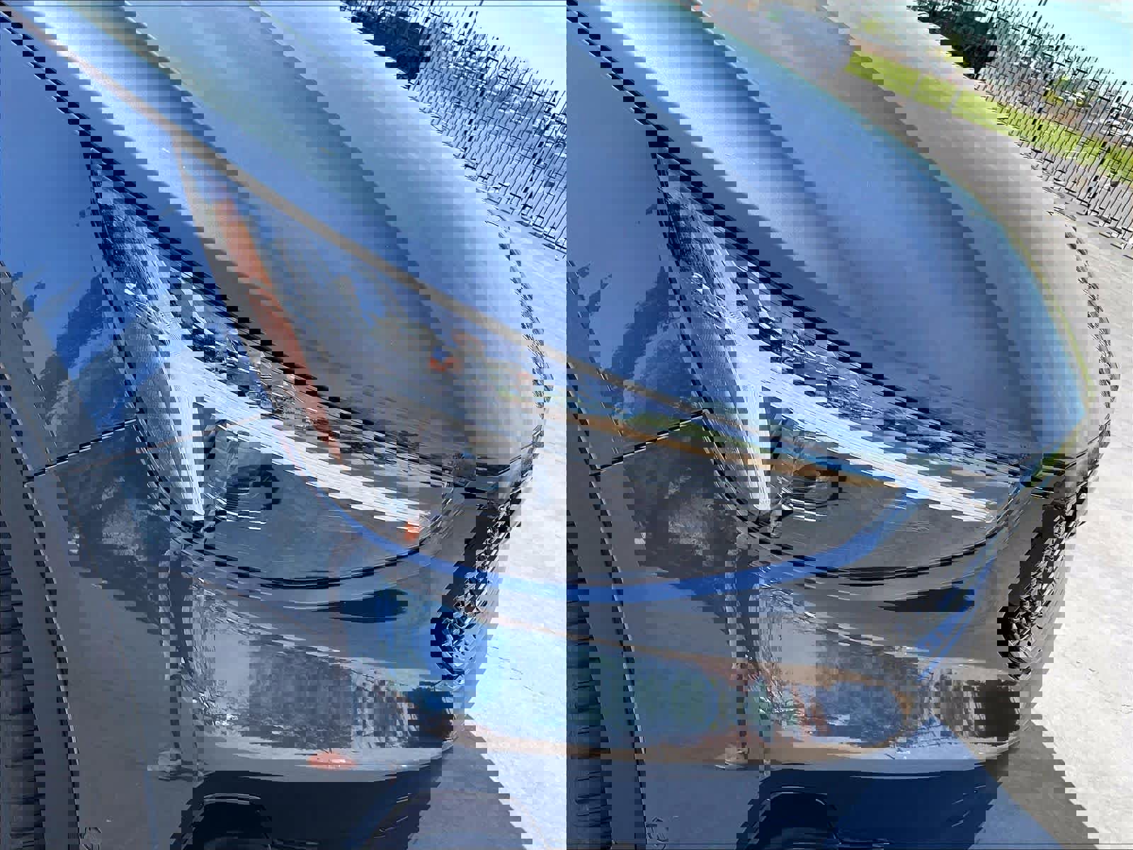 New 2026 Volvo XC40 B4 Plus w/ Protection Package Premier image 32