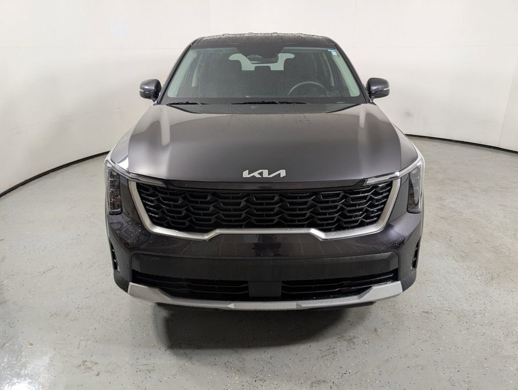 Used 2025 Kia Sorento LX image 2