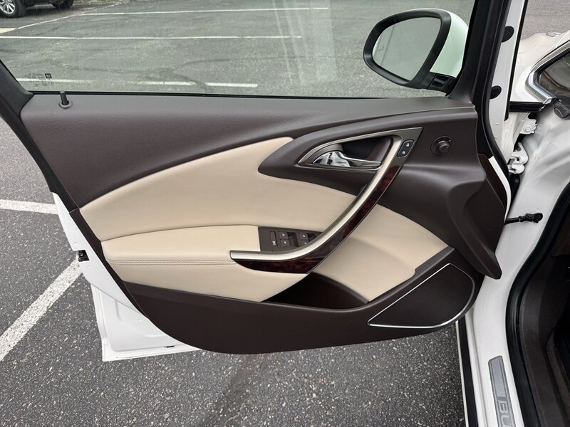 Used 2014 Buick Verano Convenience FWD image 11