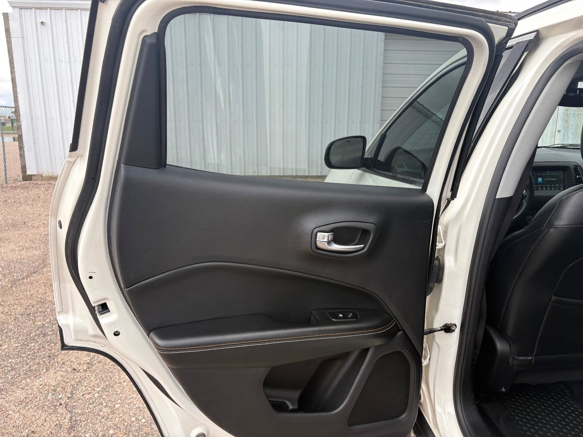 Used 2018 Jeep Compass Latitude w/ Popular Equipment Group image 24