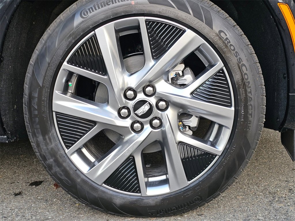 New 2026 Cadillac Optiq Luxury 1 image 7