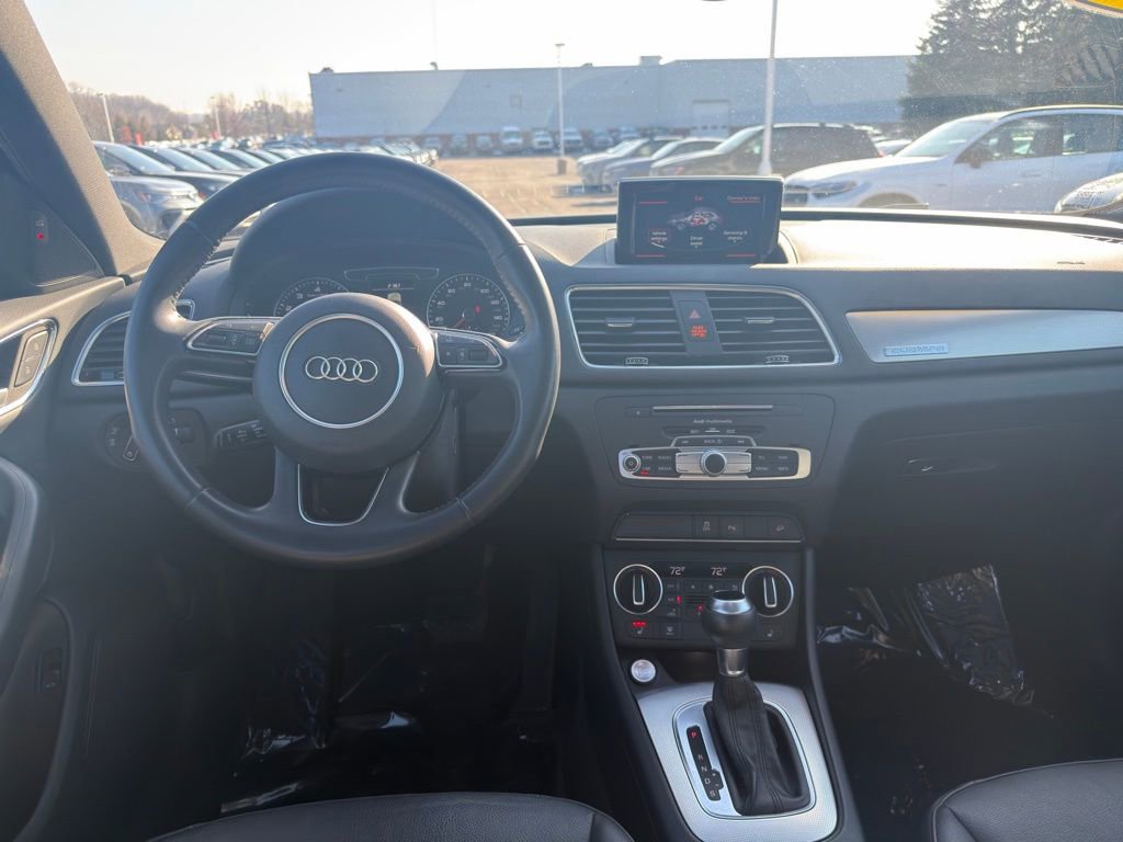 Used 2018 Audi Q3 2.0T Premium Plus w/ Premium Plus Package image 17