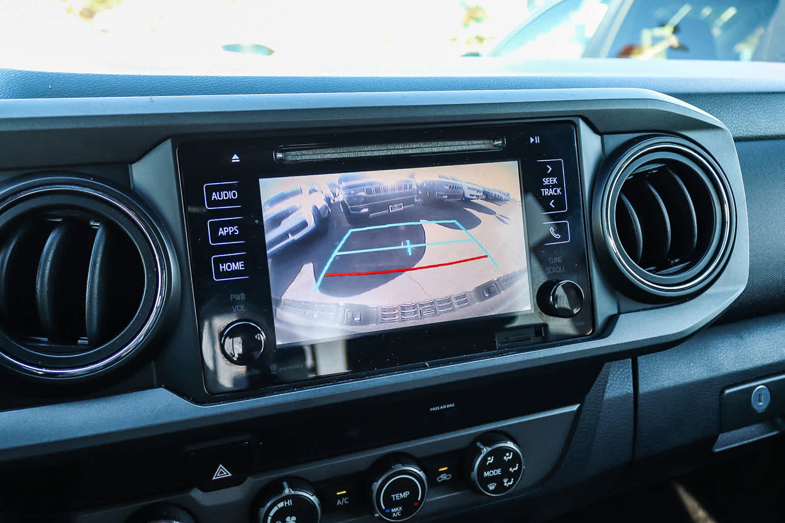 Used 2019 Toyota Tacoma TRD Off-Road w/ Technology Package AWD/4WD image 24